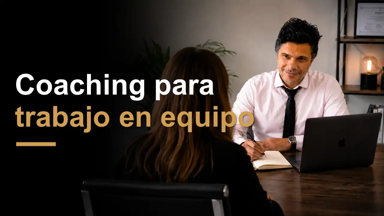 Darío Varona en una sesión de coaching para trabajo en equipo e iniciativa, trabajando comunicación, colaboración y participación activa en equipos profesionales.