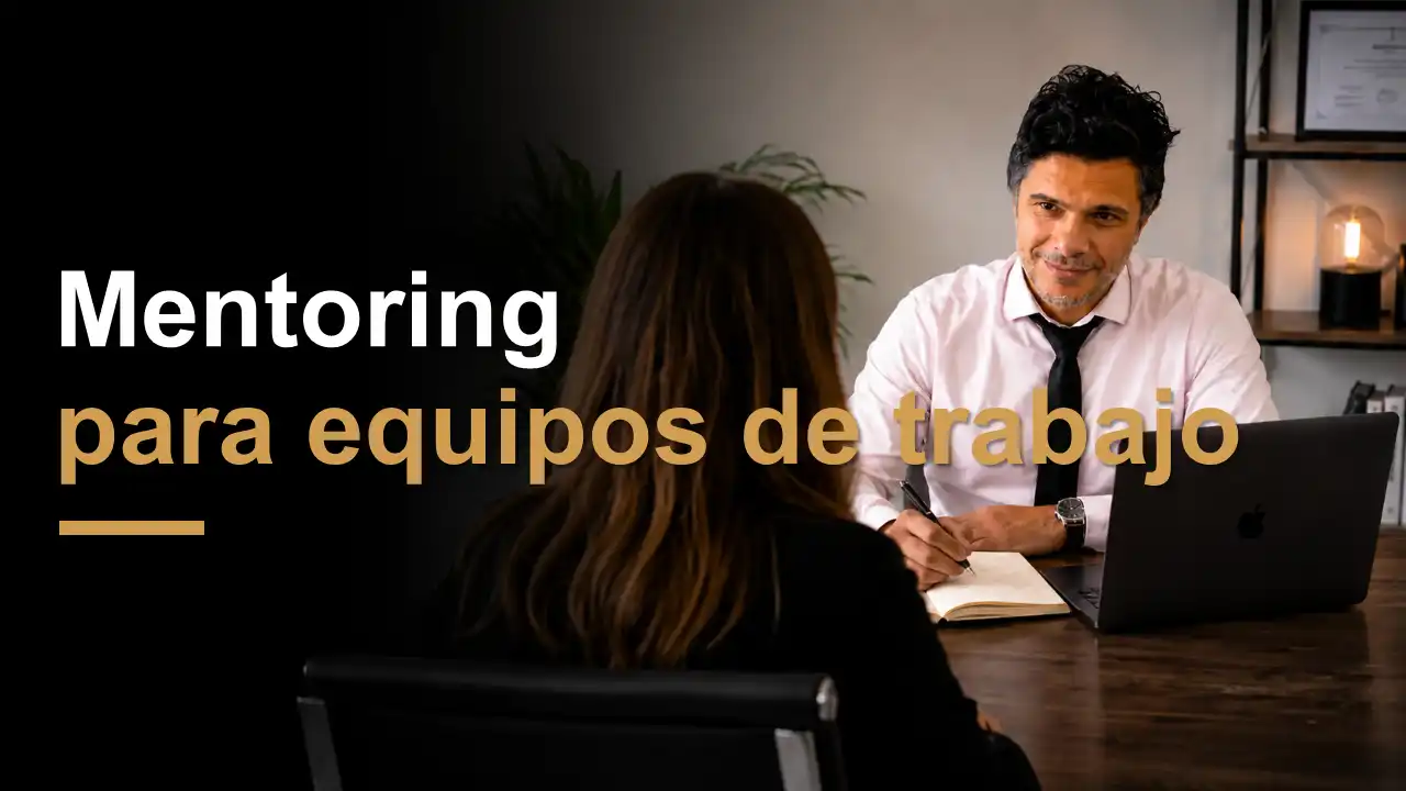Darío Varona en una sesión de mentoring de liderazgo para equipos de trabajo, trabajando comunicación, coordinación y gestión de personas.