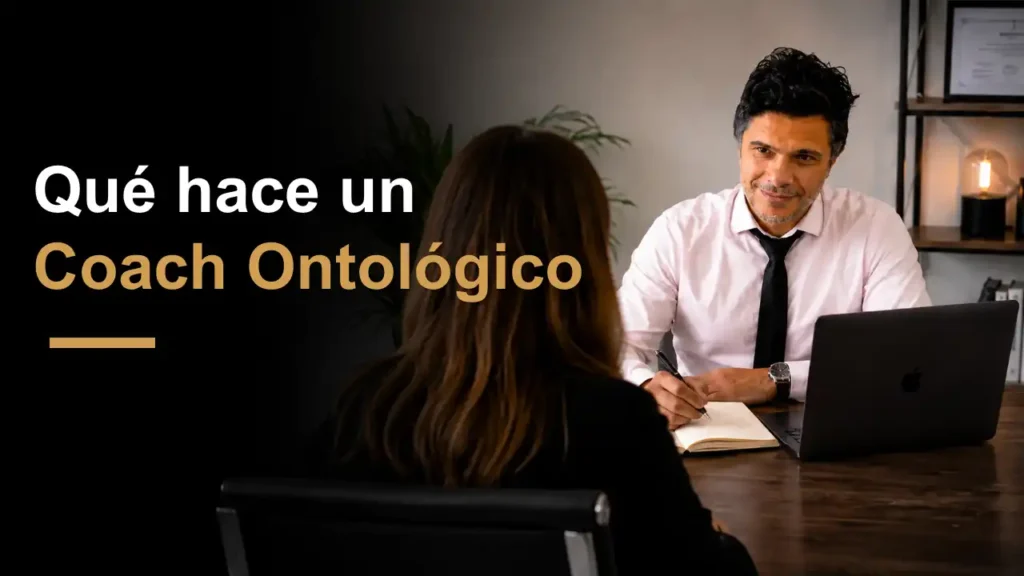 Coach ontológico acompañando una conversación para revisar interpretaciones, decisiones y acciones concretas.