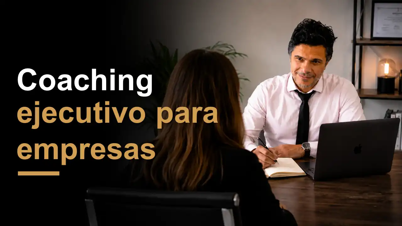 Darío Varona en una sesión de coaching ejecutivo para empresas, acompañando a un líder en temas de comunicación, liderazgo y gestión profesional.