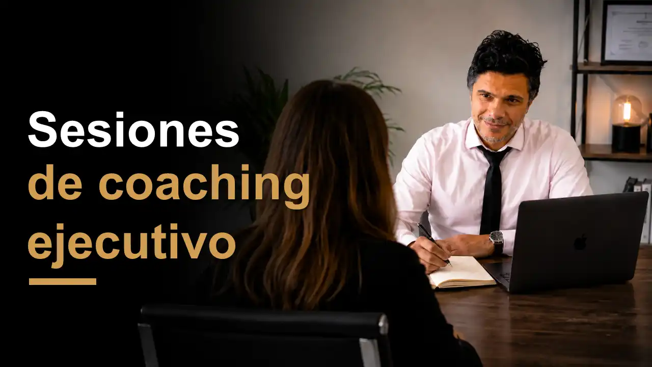 Darío Varona en sesiones de coaching ejecutivo, acompañando a un profesional en el desarrollo de liderazgo, comunicación y toma de decisiones.